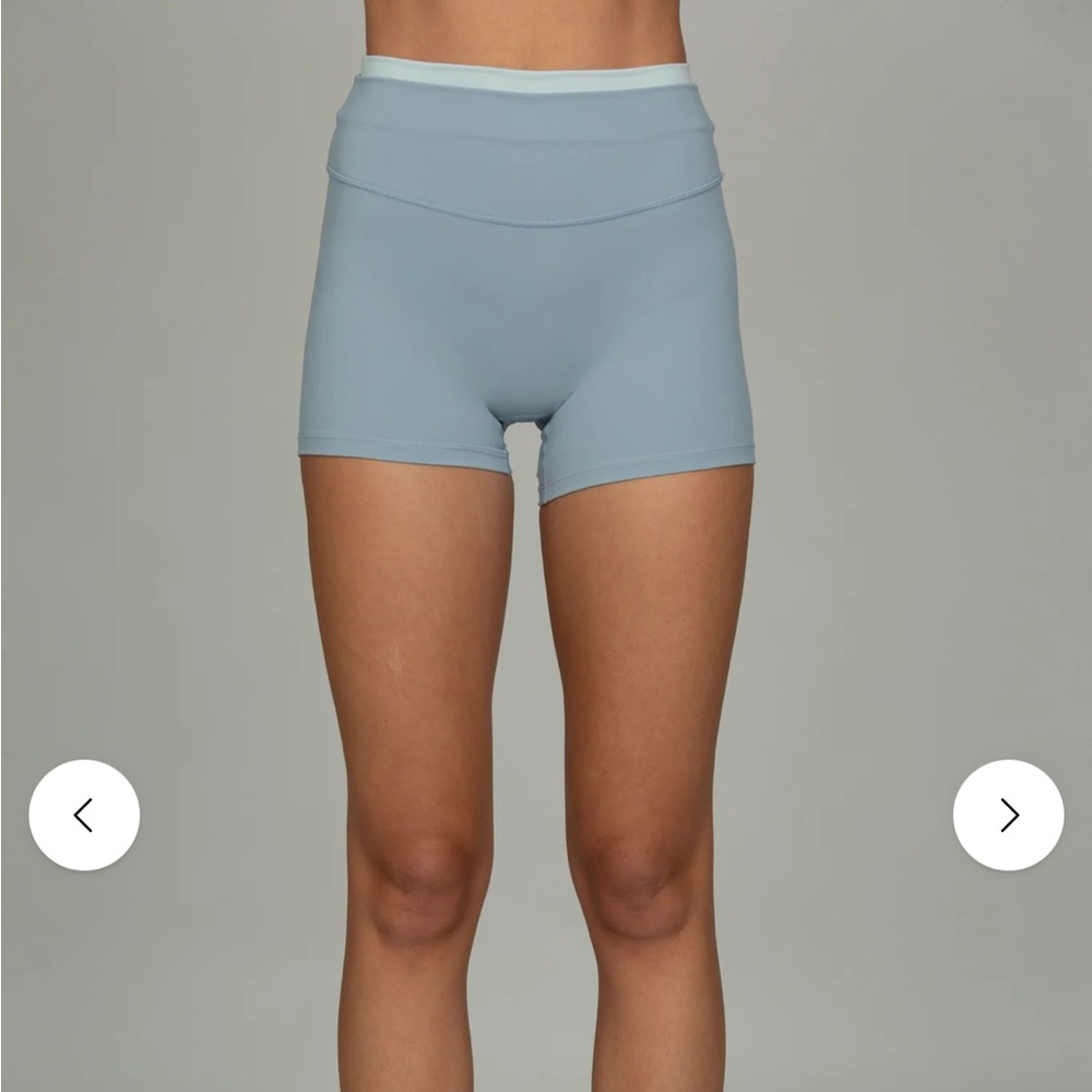 GOLD HINGE ARCTIC DOUBLE WAIST STRYDEFORM SHORT